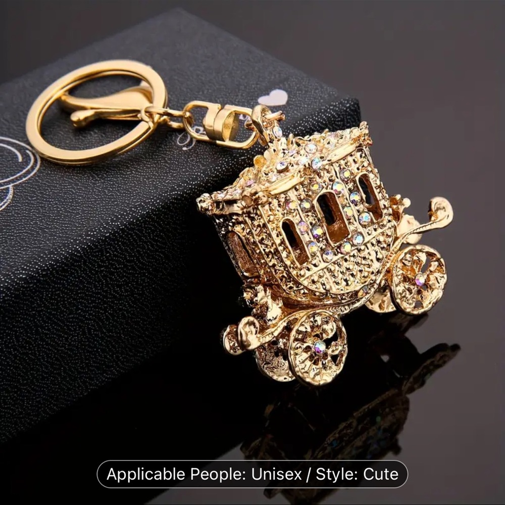 Gold Carriage Keychain - Picture 1 of 5